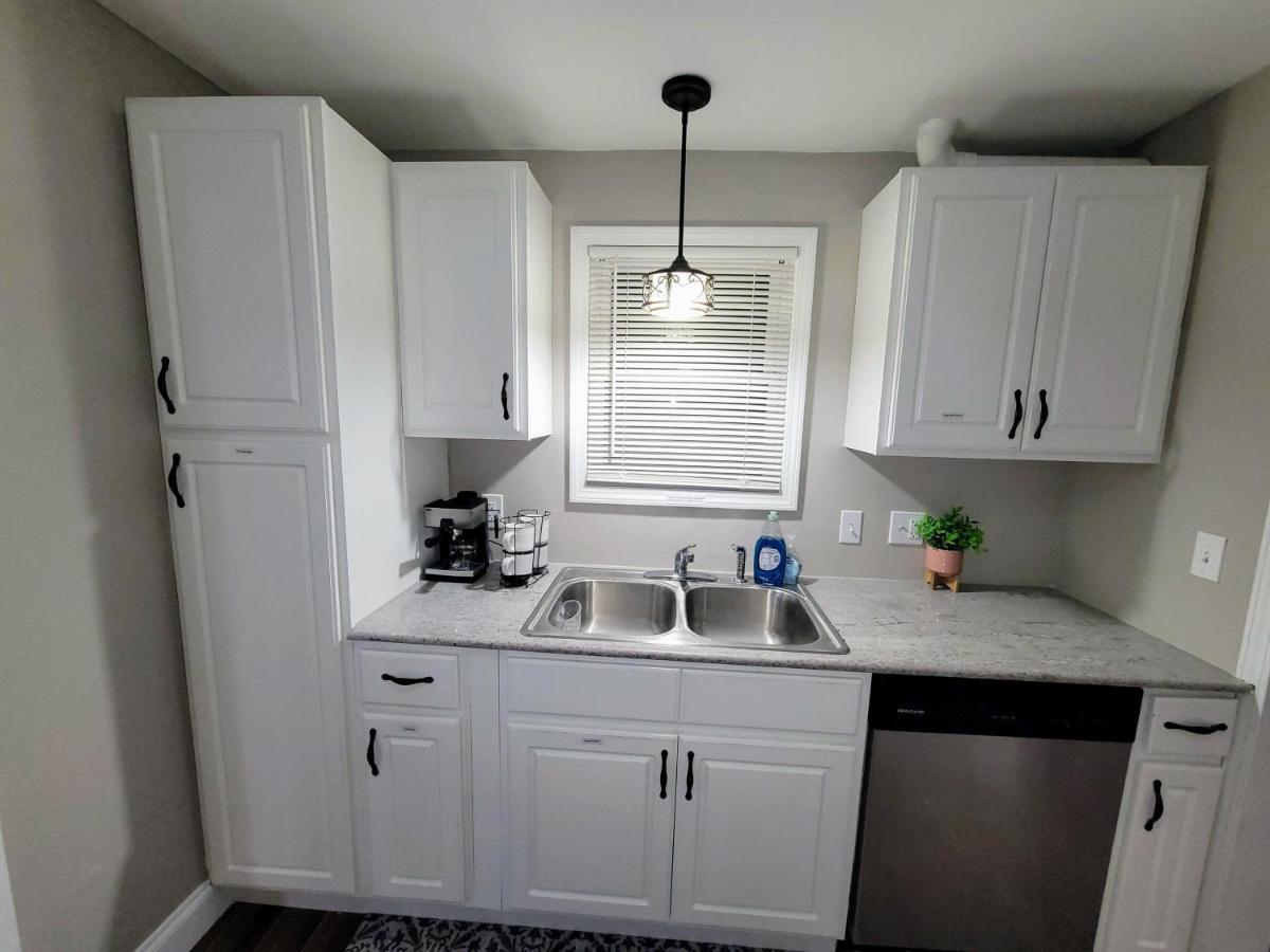 Apartment With Brand New Furniture And Large Parking West Seneca Exterior foto